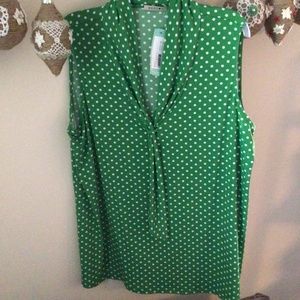 Beacon sleeveless suz tie neck knit top - Green polka dot